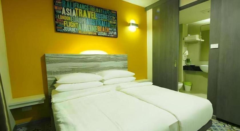 Bb House Mini Suite Hotel Bangkok Exterior photo