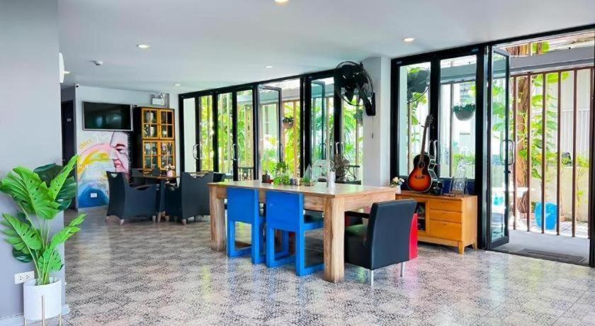 Bb House Mini Suite Hotel Bangkok Exterior photo