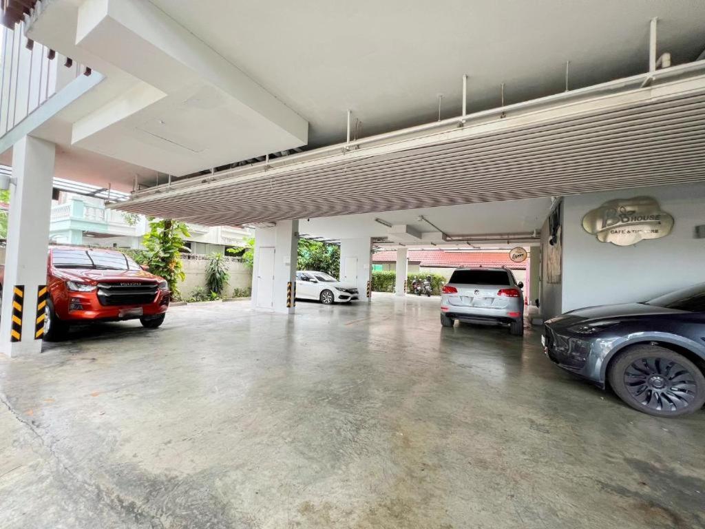 Bb House Mini Suite Hotel Bangkok Exterior photo