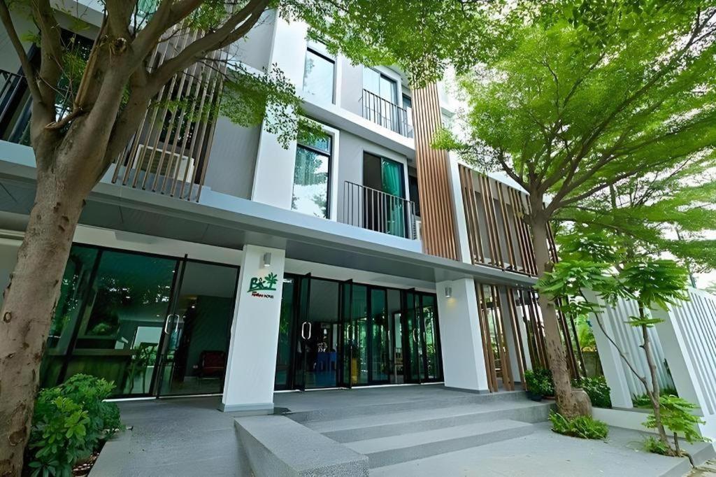 Bb House Mini Suite Hotel Bangkok Exterior photo